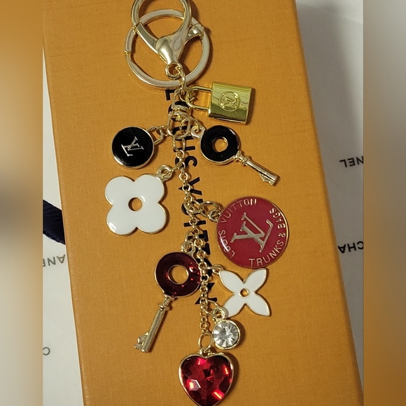 LV Trunks & Bags Multi Charm Keychain/Bag Charm, New - Picture 2 of 6